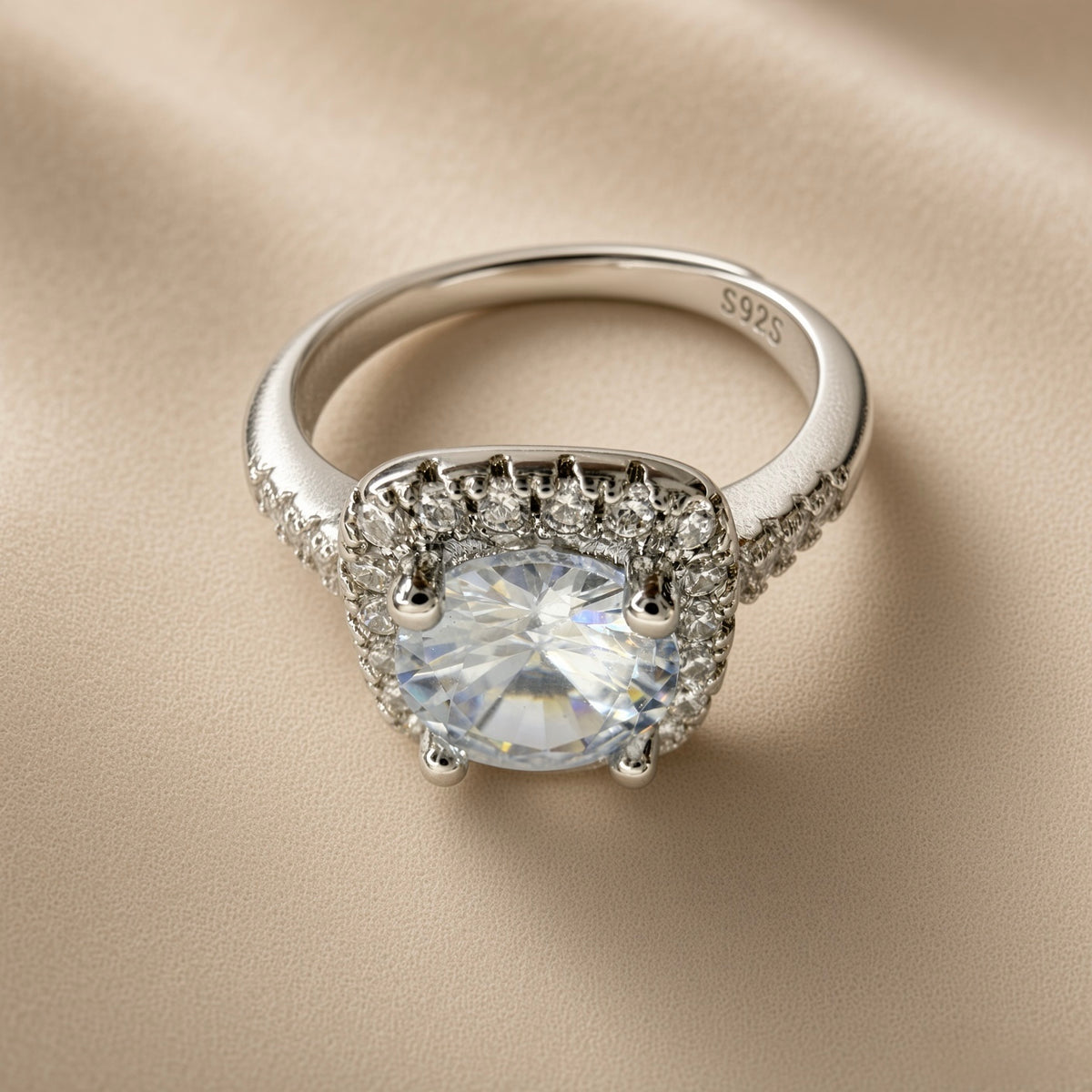 Round Cut Diamond Halo Engagement Ring – Silver