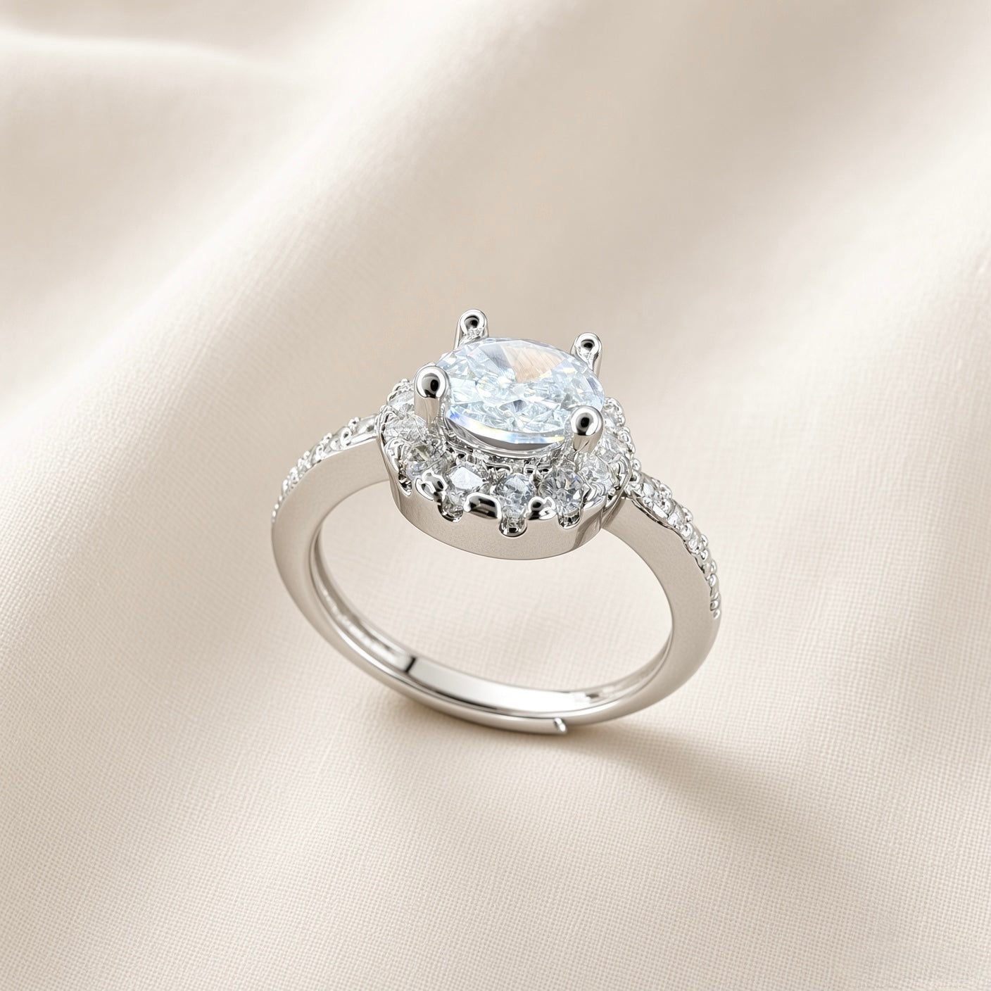 Éclat Wide Band Solitaire Adjustable Ring